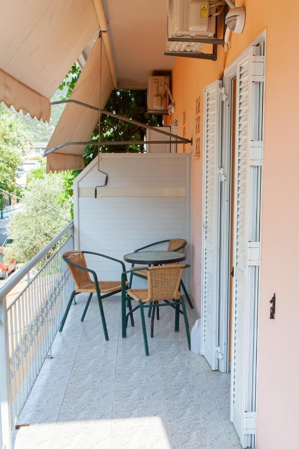 Hotel Loula Rooms And Apartments Kamena Wurla Zewnętrze zdjęcie