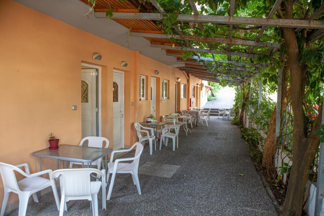 Hotel Loula Rooms And Apartments Kamena Wurla Zewnętrze zdjęcie