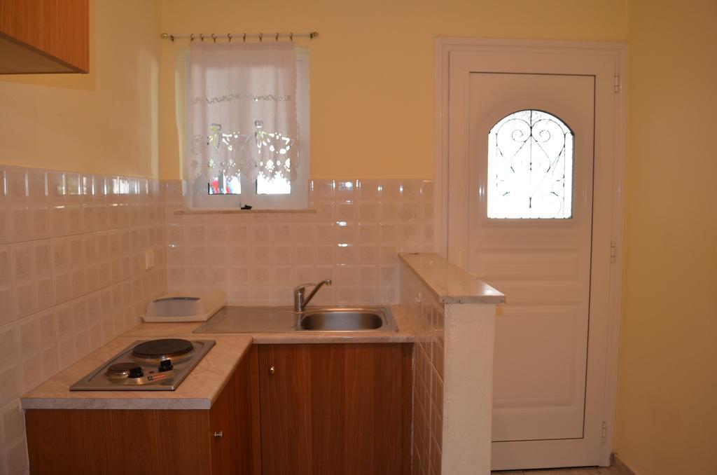 Hotel Loula Rooms And Apartments Kamena Wurla Pokój zdjęcie